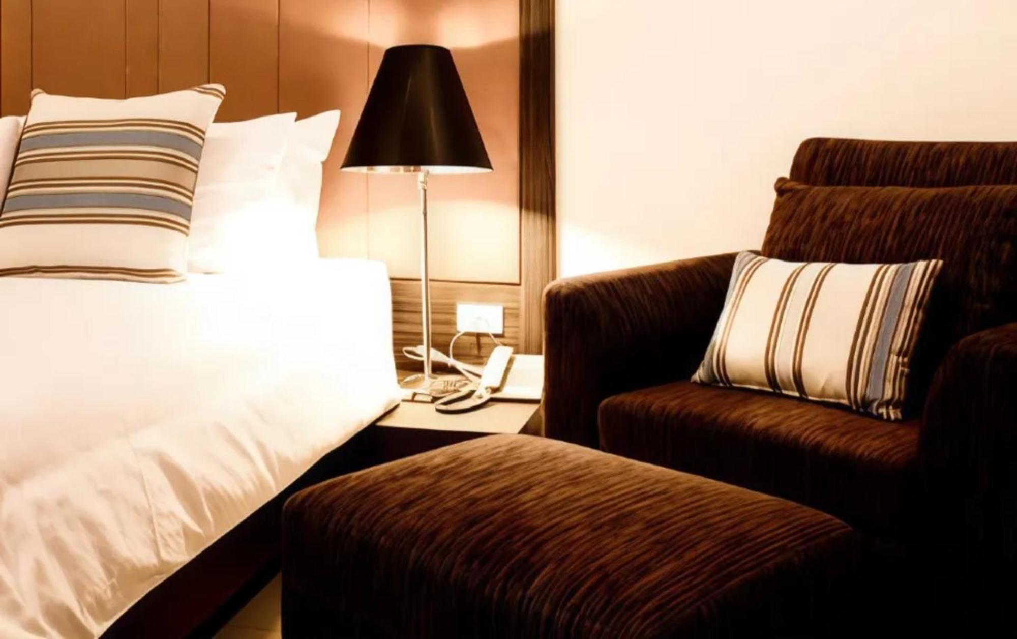 Crystal Suites Suvarnbhumi Airport Bangkok Exterior photo