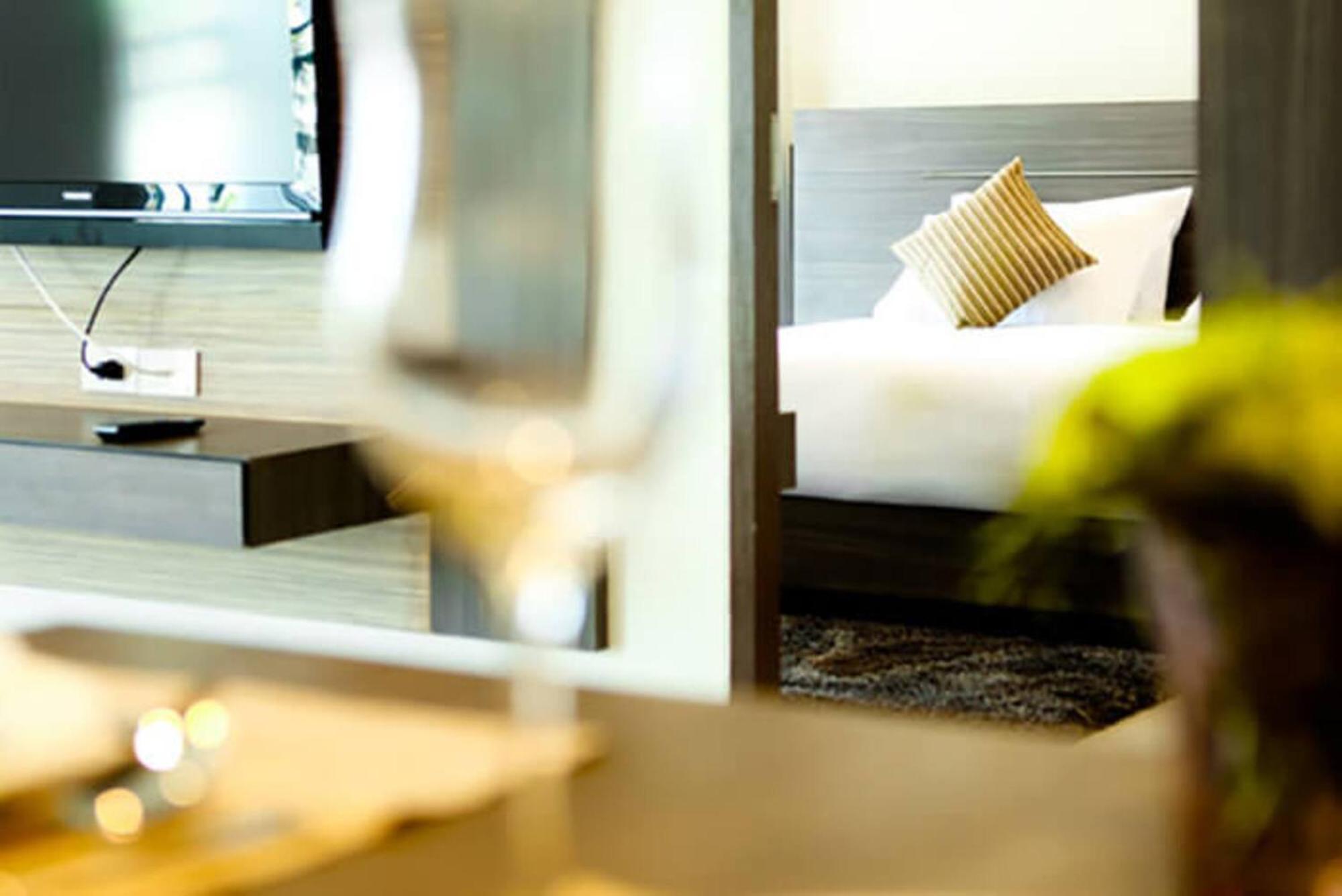 Crystal Suites Suvarnbhumi Airport Bangkok Exterior photo