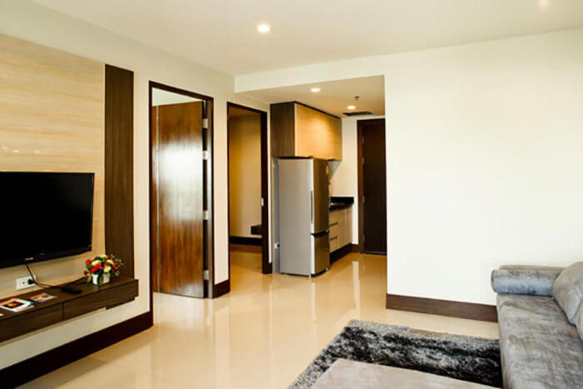 Crystal Suites Suvarnbhumi Airport Bangkok Exterior photo