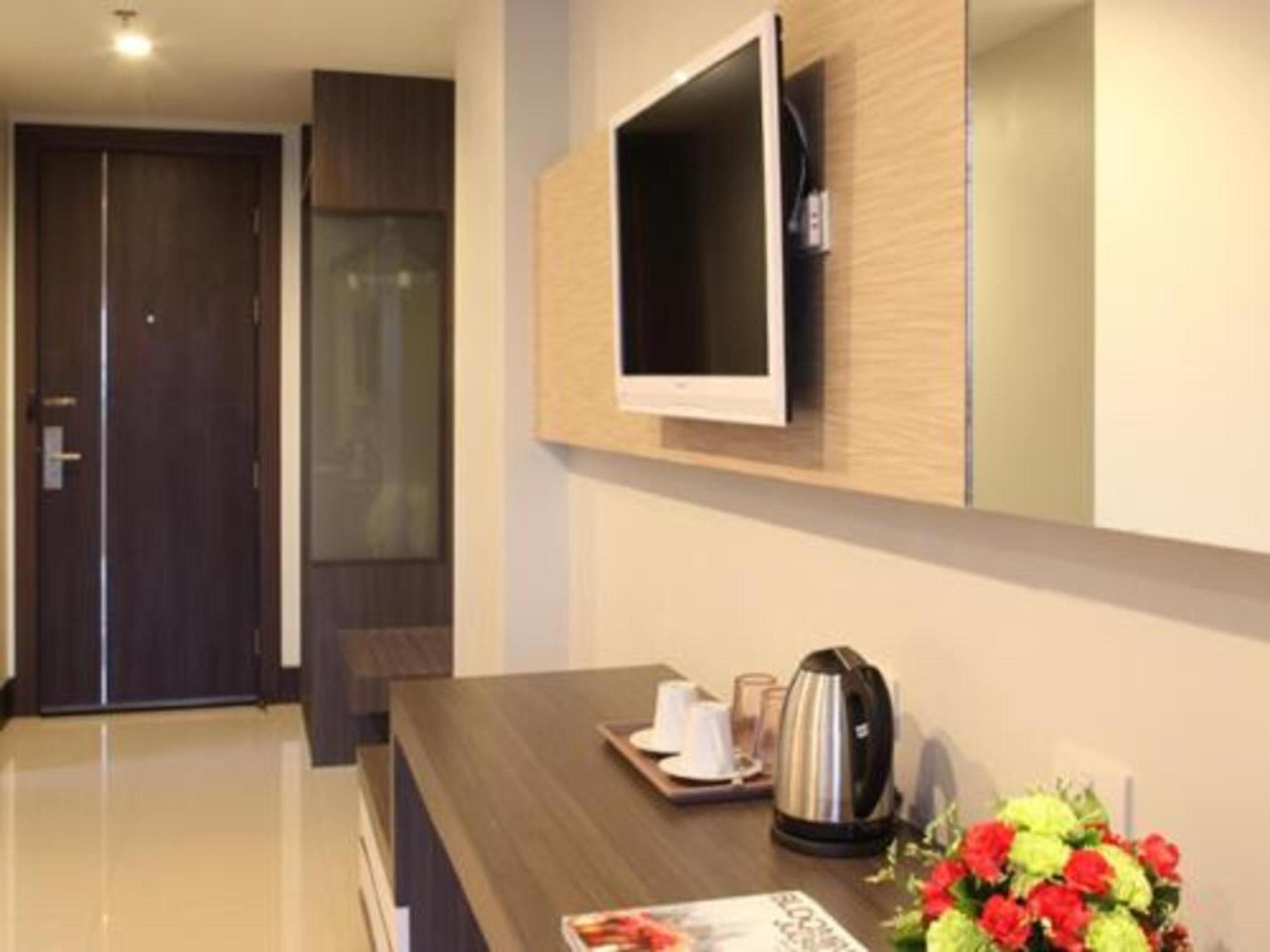 Crystal Suites Suvarnbhumi Airport Bangkok Exterior photo